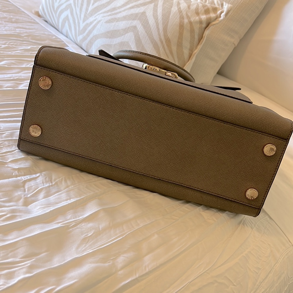Michael Kors Bag - Picture 9 of 9